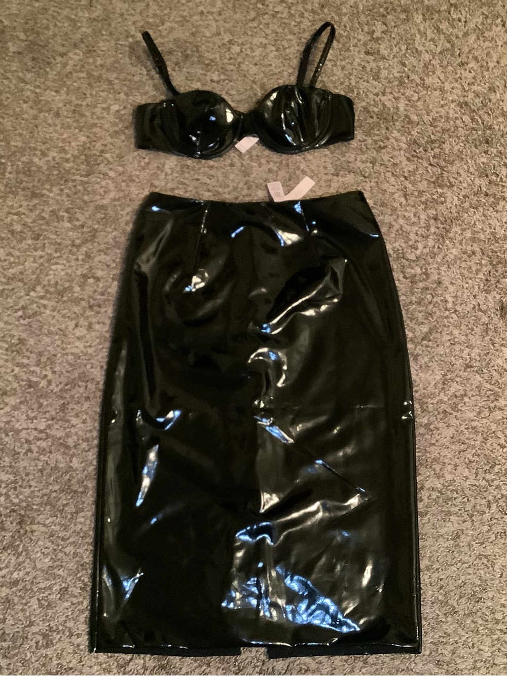 Victoria's Secret Lacquer Balconette Bra & Pencil Skirt Set, Size: S - Picture 2 of 12